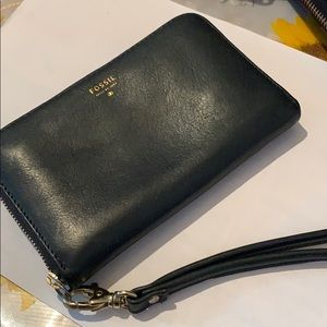 Fossil wristlet fits iPhone 6